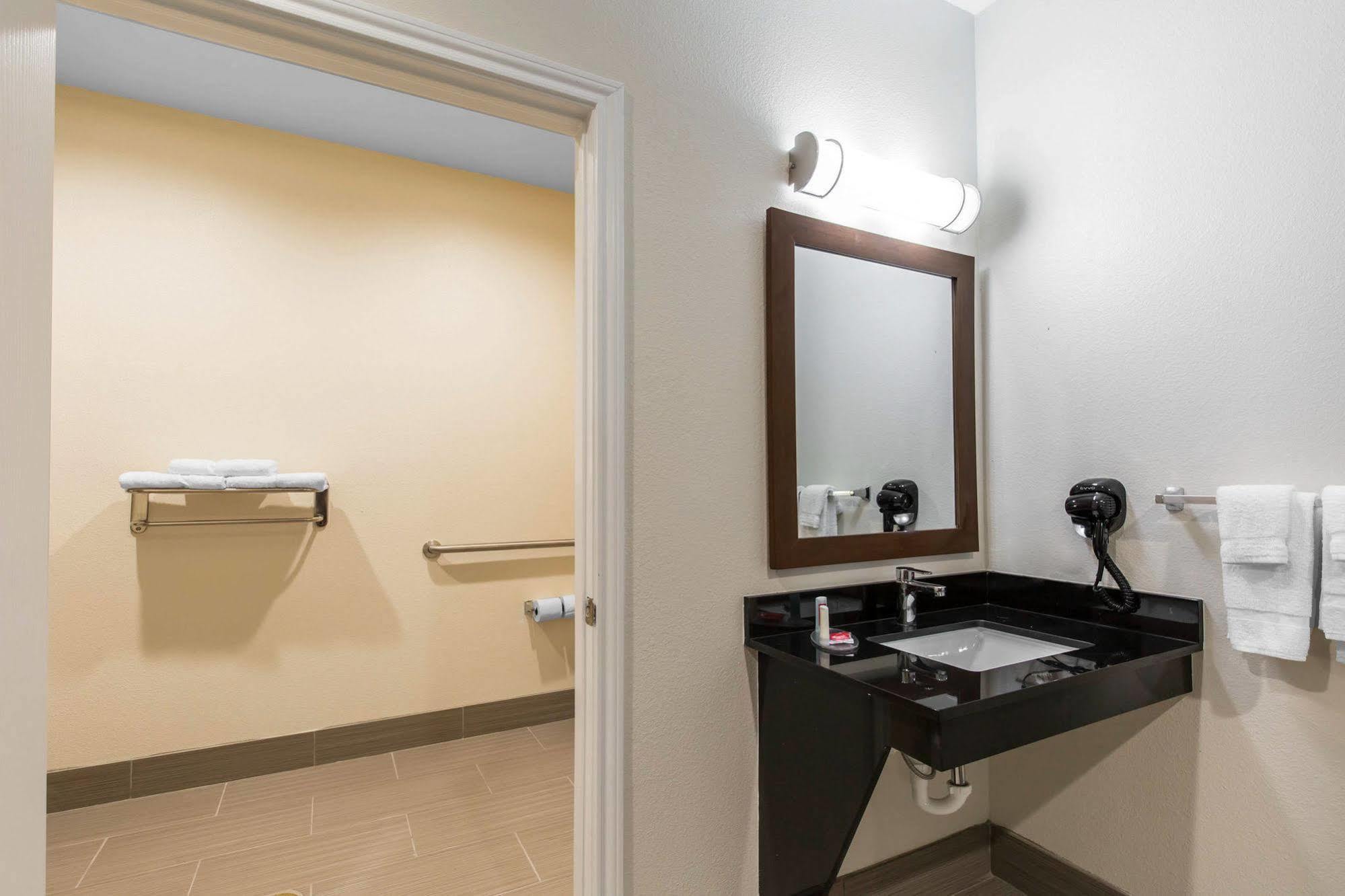 Scottish Inns & Suites Spring - Houston North Экстерьер фото